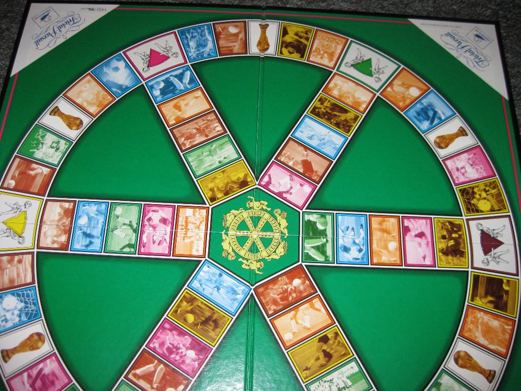 Trivial Pursuit WK Voetbaleditie., Hobby en Vrije tijd, Gezelschapsspellen | Bordspellen, Ophalen of Verzenden, Nieuw