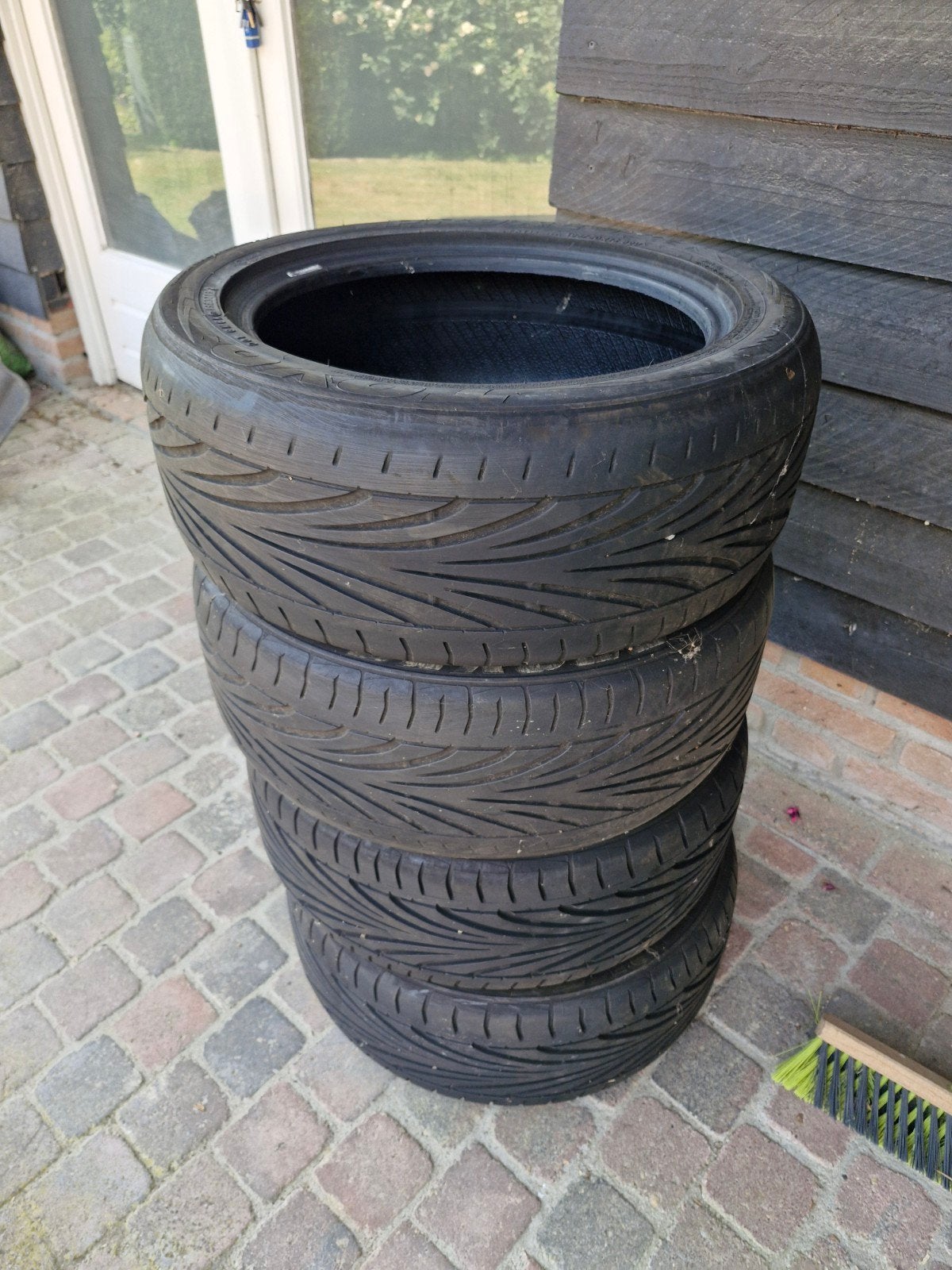 Set van 4 Toyo zomerbanden 195/50R15 82V, Ophalen, Gebruikt, 15 inch, Band(en)