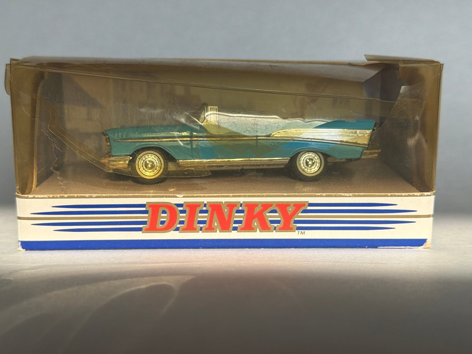 Dinky Toys 1957 Chevrolet Convertible DY27, Ophalen, Zo goed als nieuw, Auto, Dinky Toys