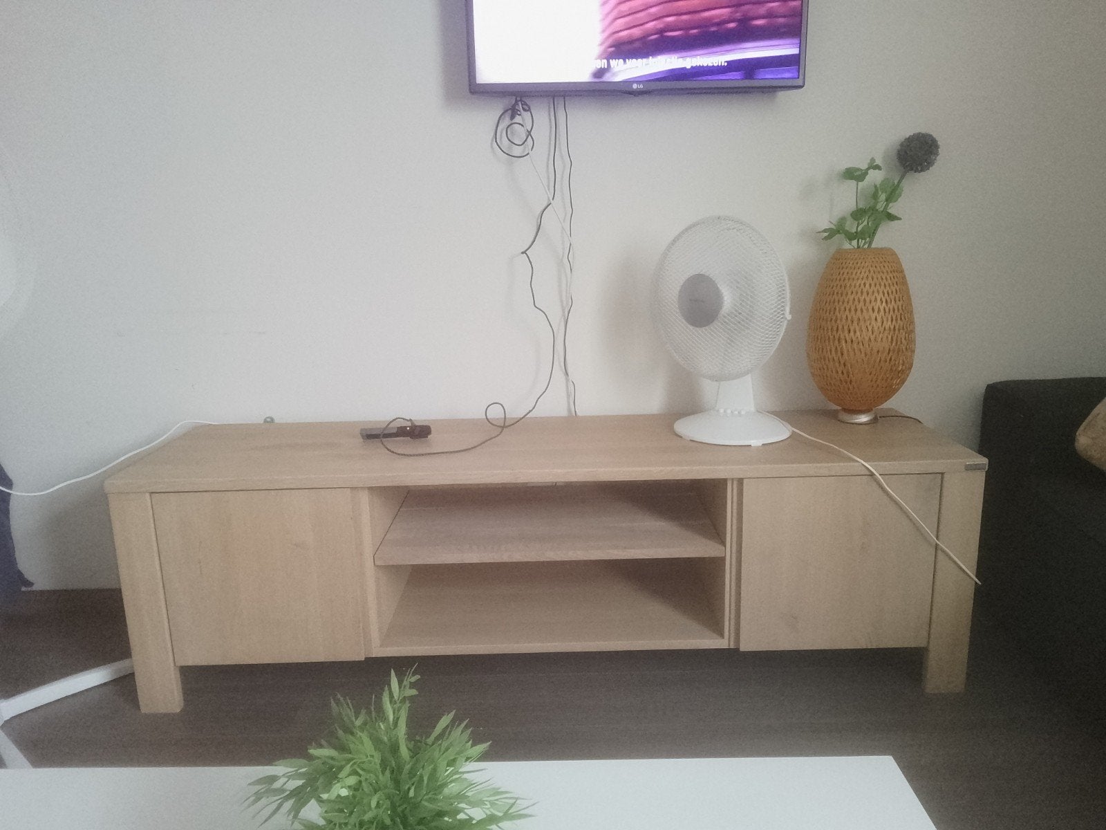 Houten TV-meubel met opbergruimte, Ophalen, Gebruikt, Modern, Scandinavisch, 150 tot 200 cm