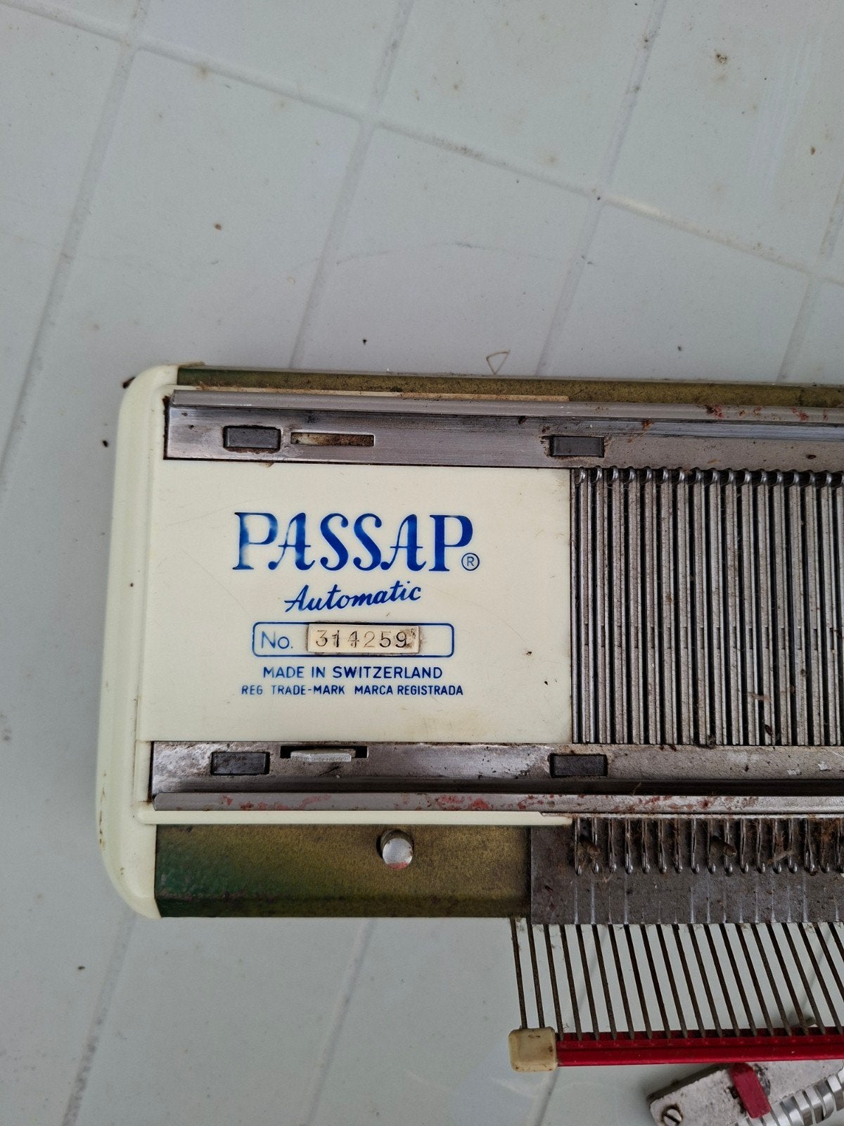 Passap Automatic breimachine - Made in Switzerland, Hobby en Vrije tijd, Ophalen, Gebruikt, Breien, Machine