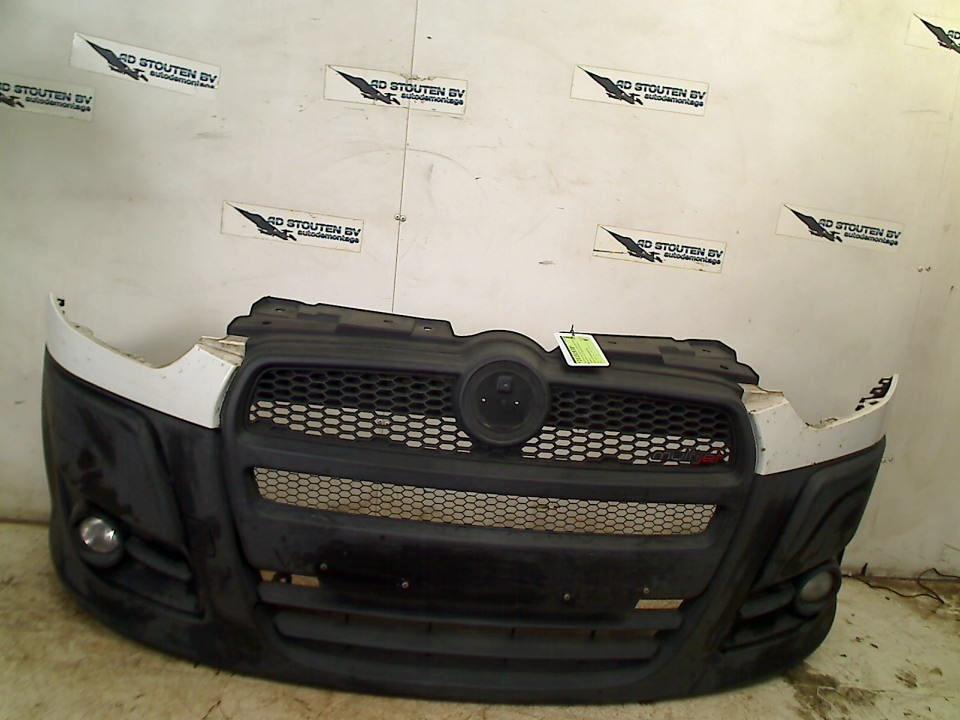 Bumper Voor Fiat Doblo Cargo (263) (2010-02/2023-12), FCA Germany GmbH, Gebruikt, IPC D1-09 Bahnhofsplatz, Rüsselsheim am Main 65423, , Duitsland