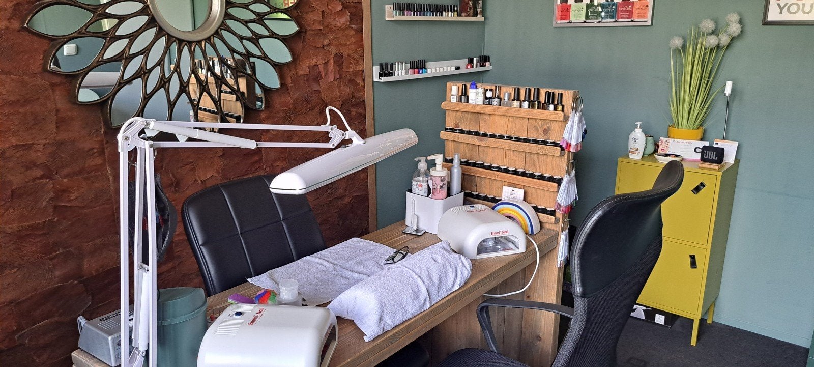 werktafel nagel salon, Ophalen, Gebruikt, Handen en Nagels