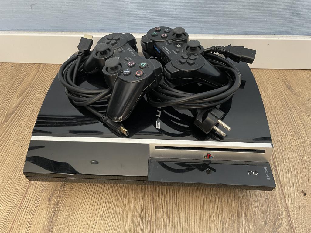 PlayStation 3, Spelcomputers en Games, Spelcomputers | Sony PlayStation 3, Met games, Phat, Met 2 controllers, Zo goed als nieuw