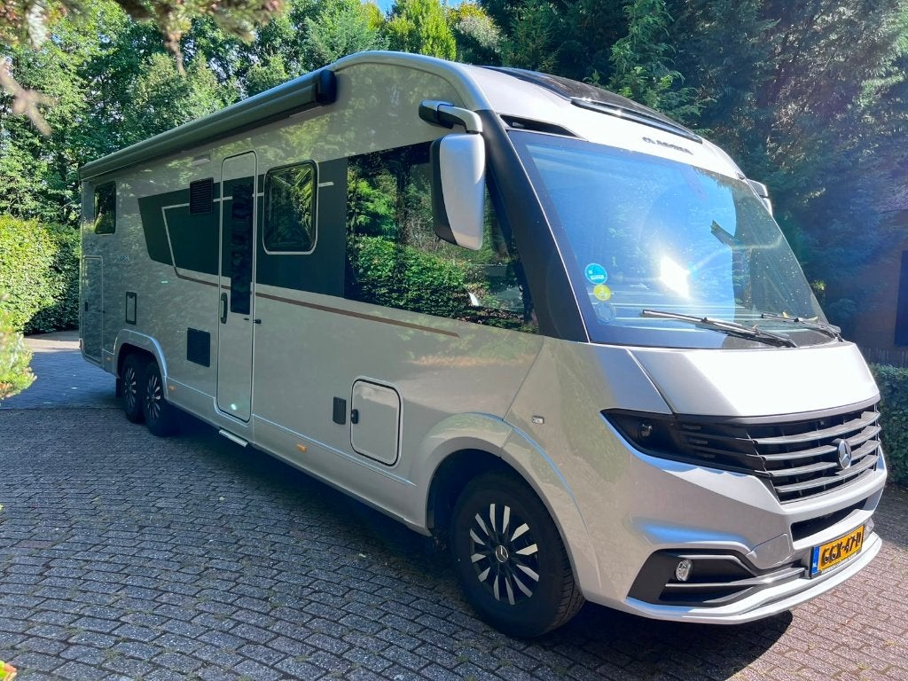 Adria Supersonic 890 LL - EP Levelsysteem, Automaat 9-Traps, Caravans en Kamperen, Campers, Luifel, Vloeistofverwarming, Diesel