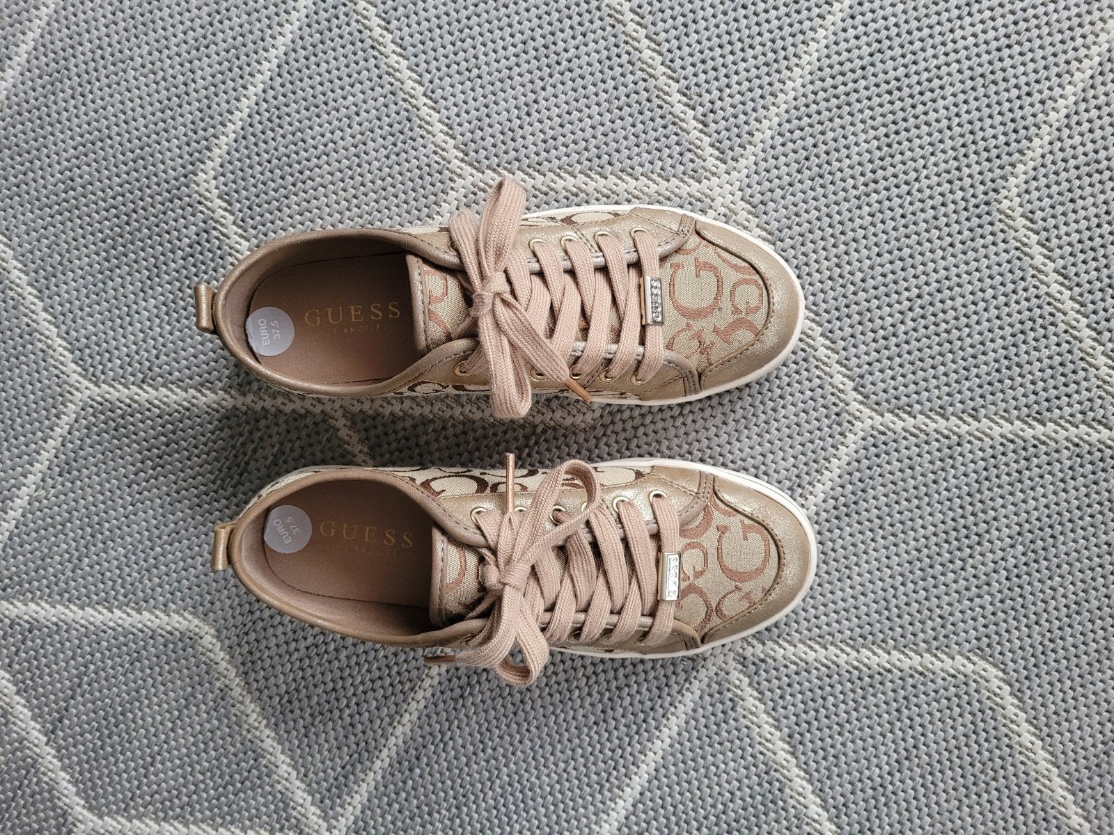 Guess schoenen / 37.5, Ophalen of Verzenden, Nieuw, Beige, Sneakers of Gympen