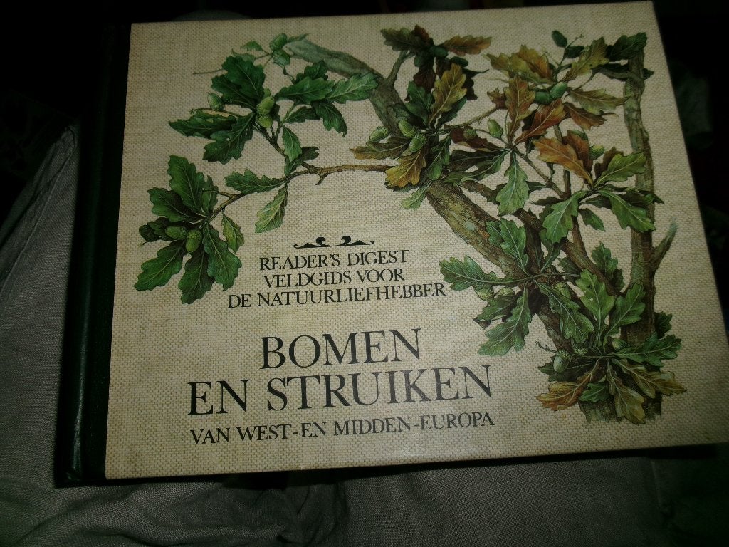 Reader,s Digest Veldgids    BOMEN en STRUIKEN, Ophalen of Verzenden, Zo goed als nieuw, Natuur algemeen