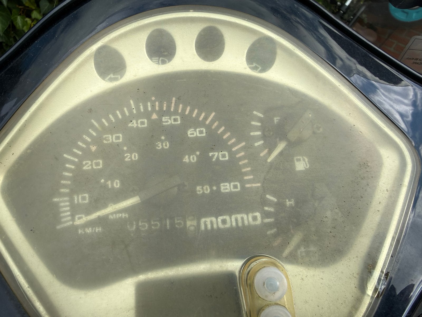 MOMO Scooter uit 2023 - Startprobleem, inclusief hoes, Ophalen, Gebruikt, Benzine
