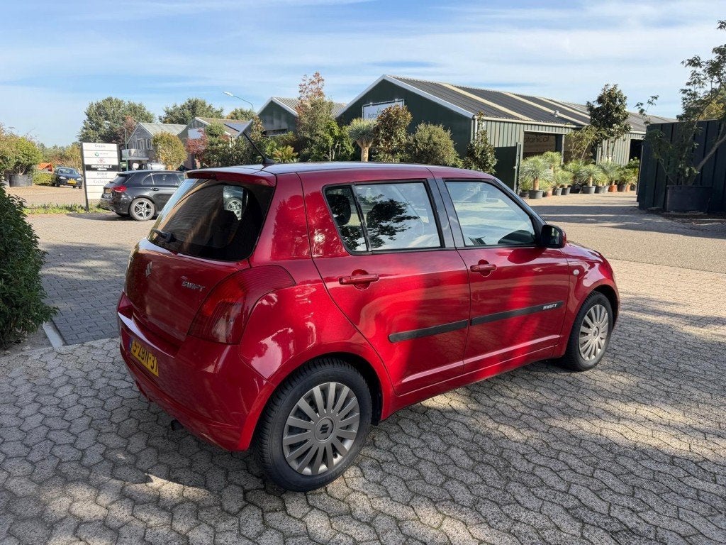 Suzuki SWIFT 1.3 5-DRS airco APK 9-27 4 banden nieuw, Auto's, Swift, Bedrijf, Handgeschakeld, 93 pk