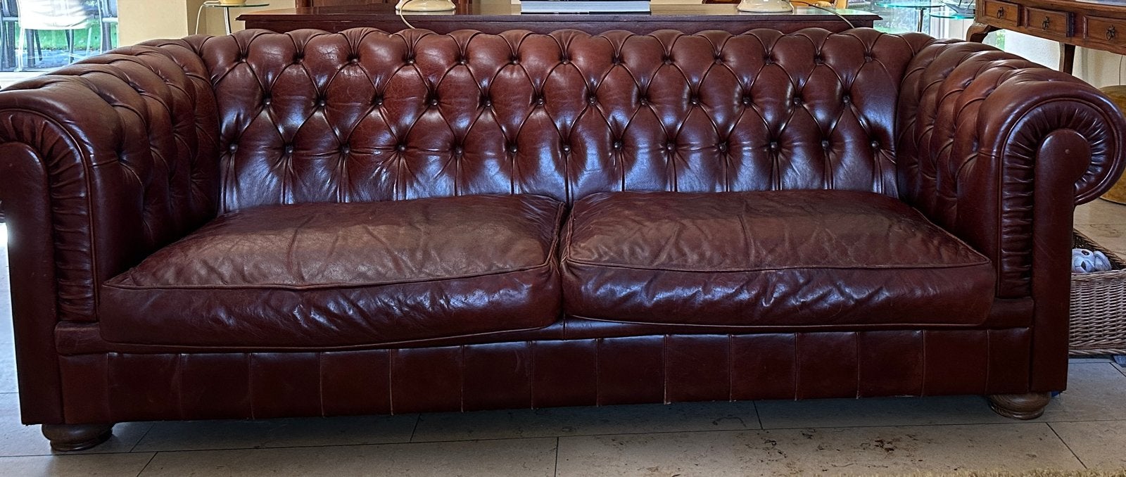 Lederen Chesterfield Bank - Klassiek en Comfortabel, Gebruikt, Chesterfield, Driepersoons, Ophalen of Verzenden