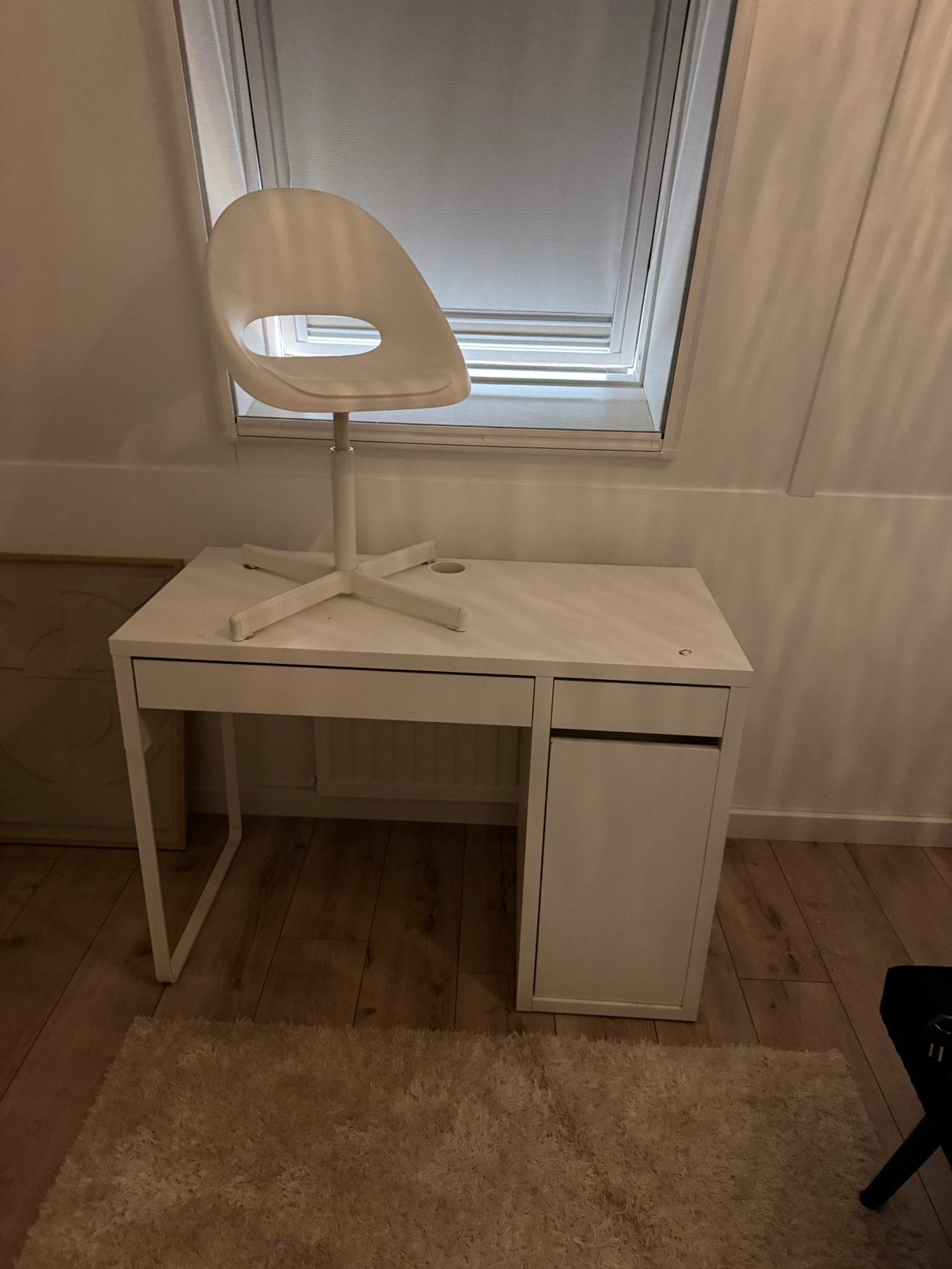 Mickey bureau ikea met bureaustoel, Huis en Inrichting, Bureaus, Ophalen, Gebruikt