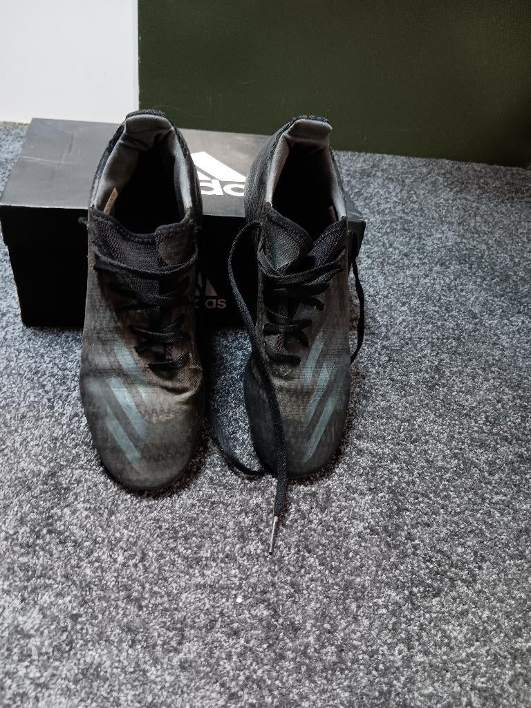 Voetbalschoenen adidas maat 42, Sport en Fitness, Voetbal, Maat XS of kleiner, Schoenen, Ophalen of Verzenden, Zo goed als nieuw