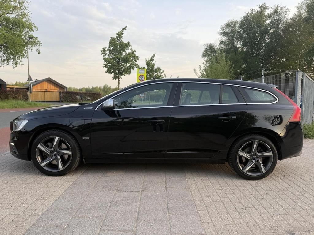 Volvo V60 2.4 D6 Twin Engine R-Design, Automaat, Euro 6, Zwart, Vierwielaandrijving