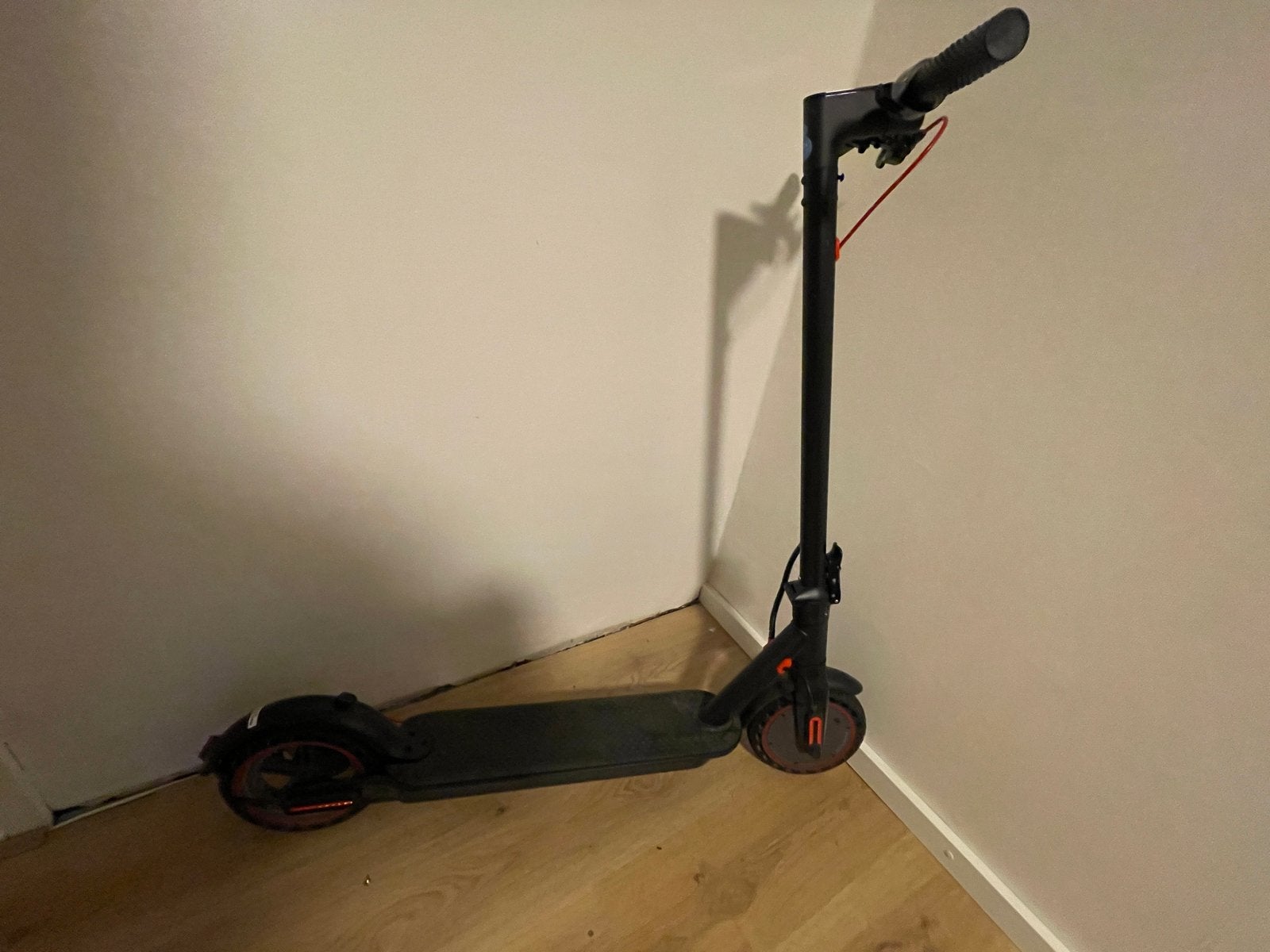 MIWEN Elektrische Step 10 Inch - 35km Bereik, Fietsen en Brommers, Ophalen, Zo goed als nieuw, Elektrische step (E-scooter)