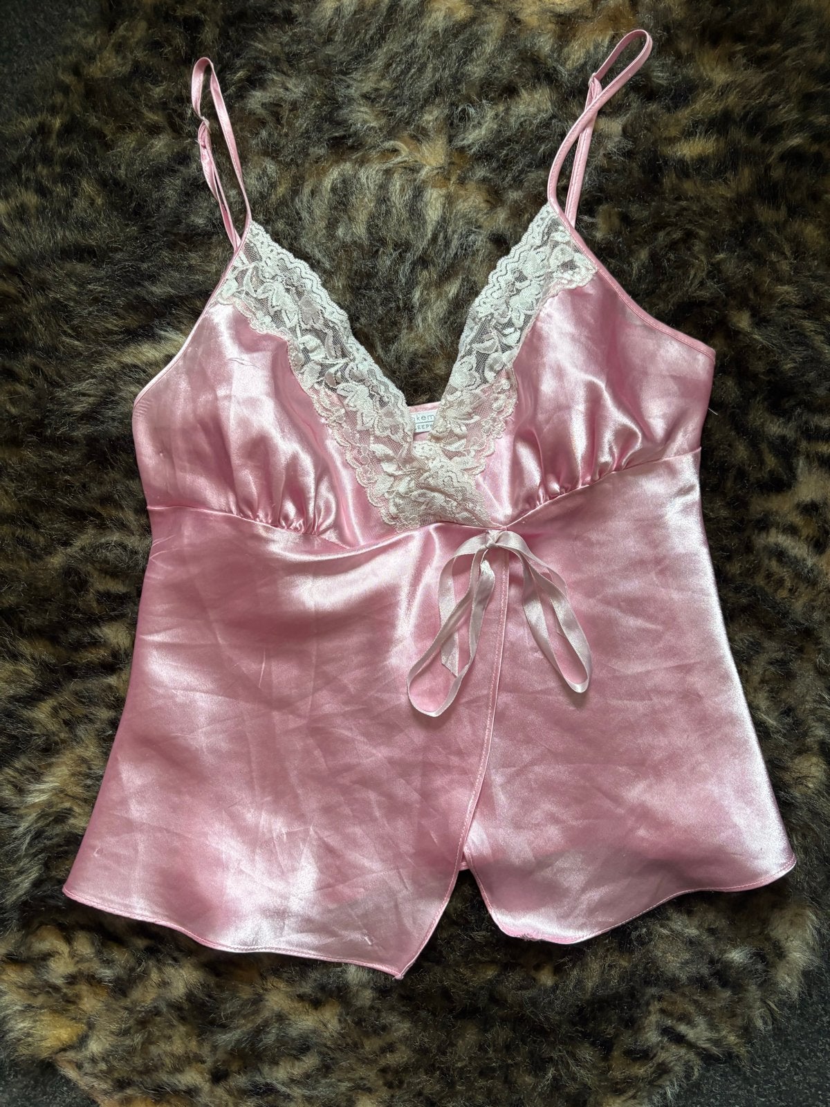 Roze satijnen top met kant van Hunkemöller Vintage, Kleding | Dames, Ophalen of Verzenden, Gedragen, Maat 38/40 (M)