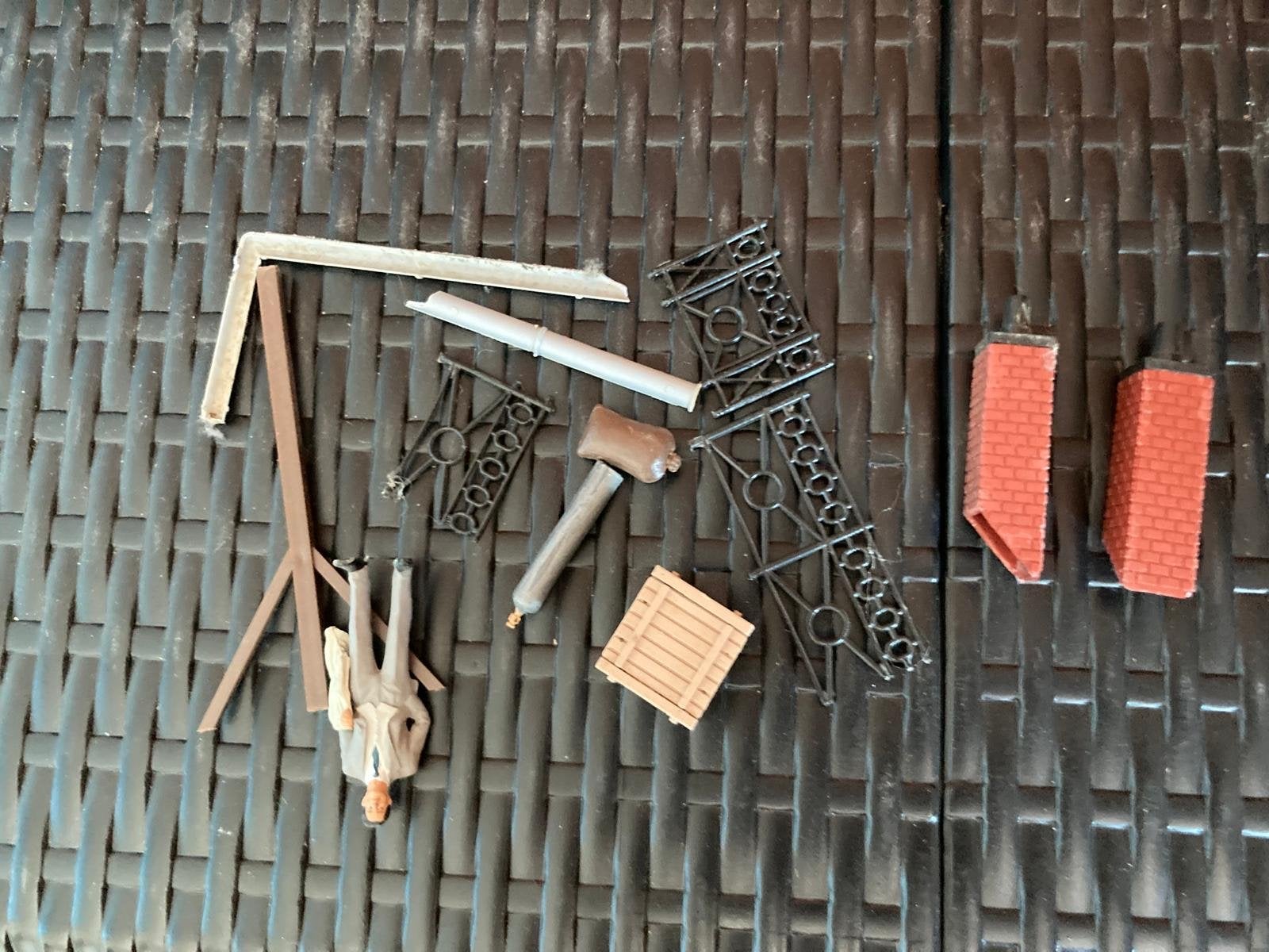 Diverse modelbouw accessoires: bomen, lantaarns, gebouwen, Gebruikt, Gelijkstroom of Wisselstroom, Overige typen, Ophalen