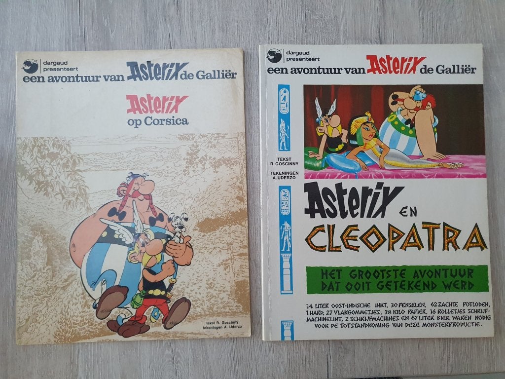 Asterix op Corsica en Asterix en Cleopatra, Meerdere stripboeken, Ophalen of Verzenden, Gelezen, René Goscinny, Albert Uderzo