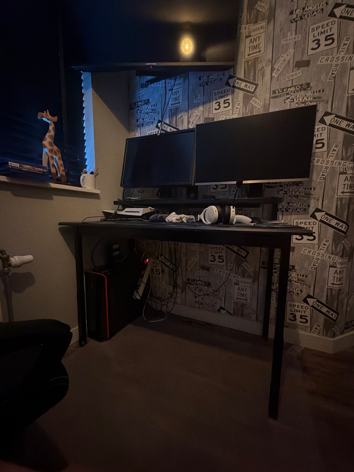 Modern Gamingbureau met ruimte voor twee monitoren, Huis en Inrichting, Bureaus, Ophalen, Zwart, Gebruikt, Metaal