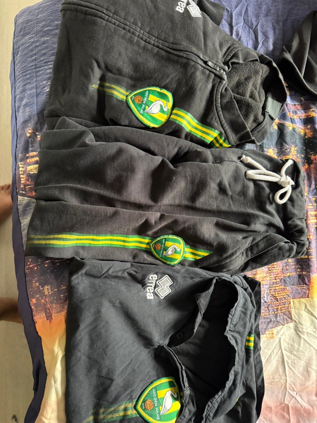 Trainingspak Ado Den Haag met Polo shirt M, Sport en Fitness, Maat M, Ophalen of Verzenden, Trainingspak