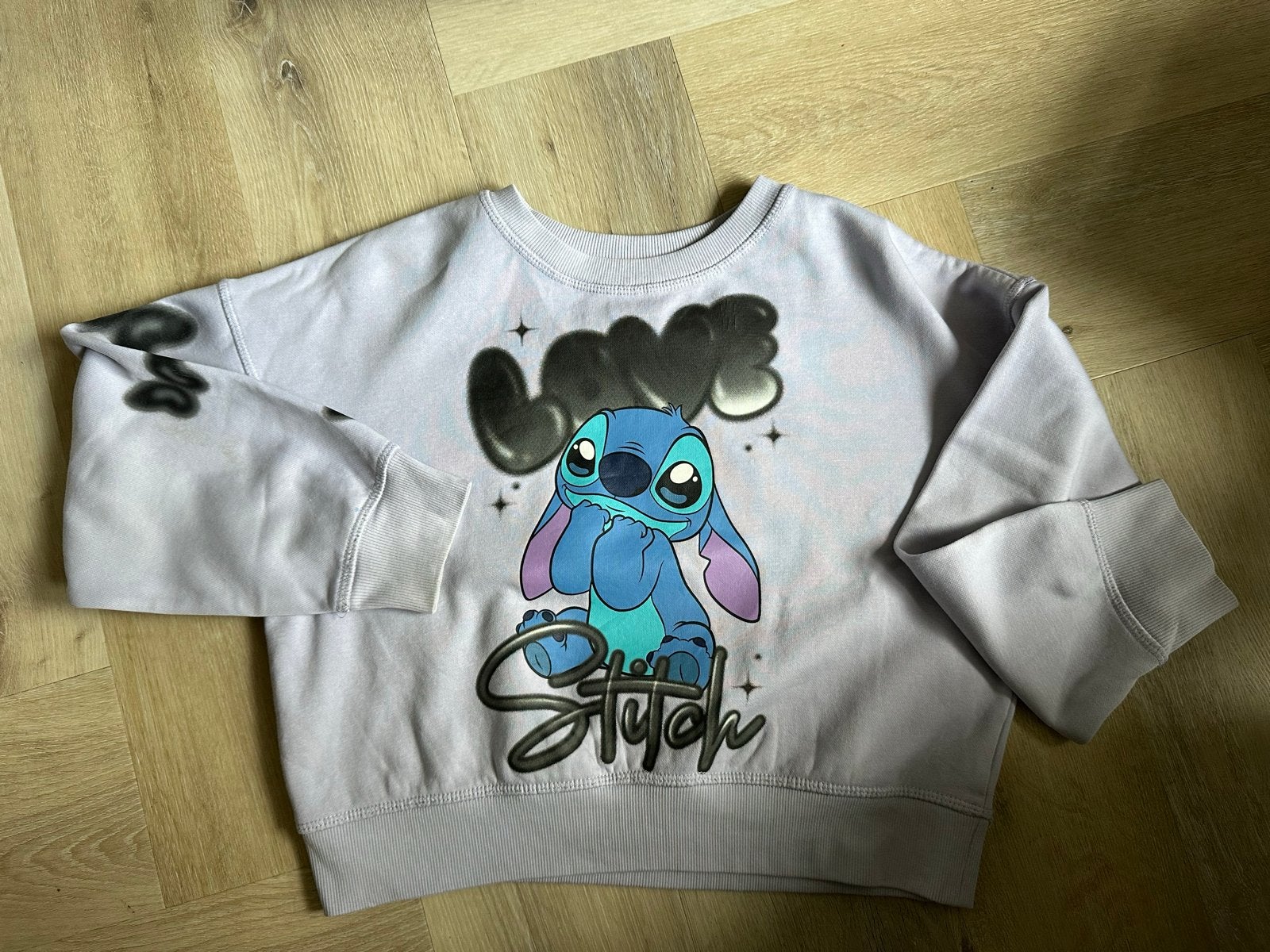 H&M Disney Stitch trui lila maat 134/140, Ophalen of Verzenden, Gebruikt, Jongen of Meisje, Trui of Vest