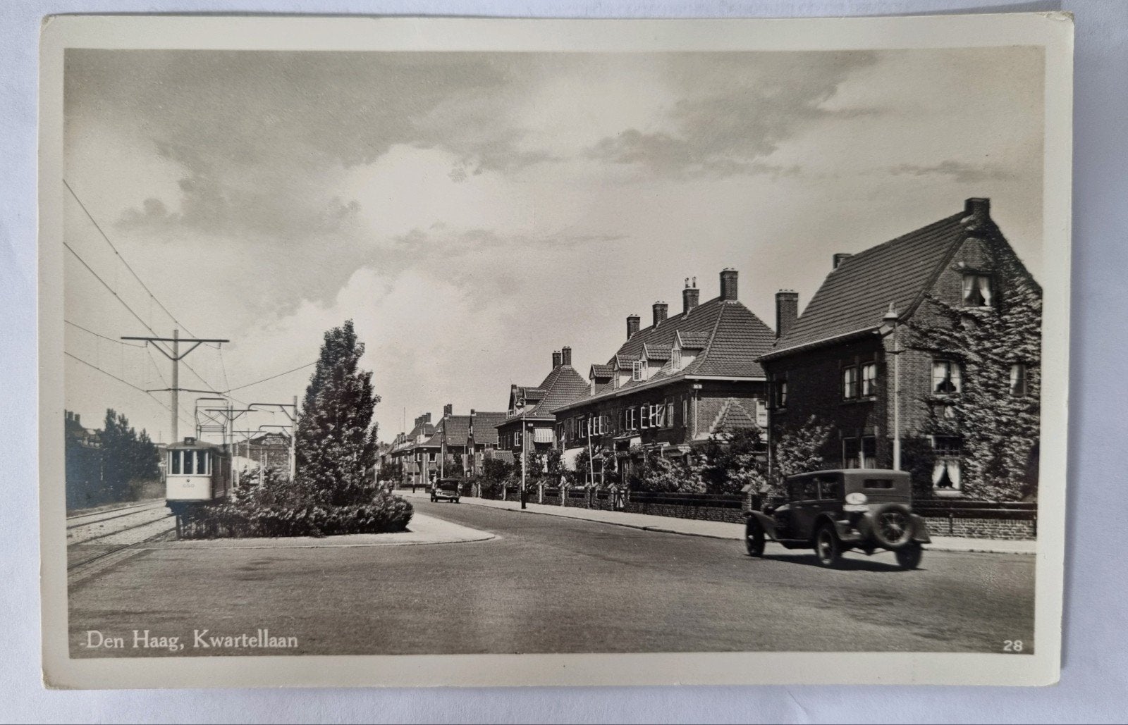 Den Haag Kwartellaan met oude HTM tram en Fordje, Ophalen of Verzenden, 1920 tot 1940, Zuid-Holland