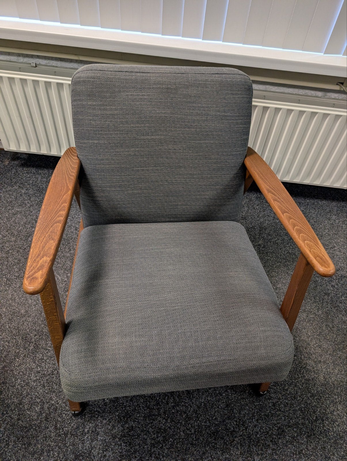 Ikea EKENÄSET stoelen - Set van 2, grijs met hout, Huis en Inrichting, Stoelen, Ophalen, Gebruikt, Twee, Modern, Scandinavisch