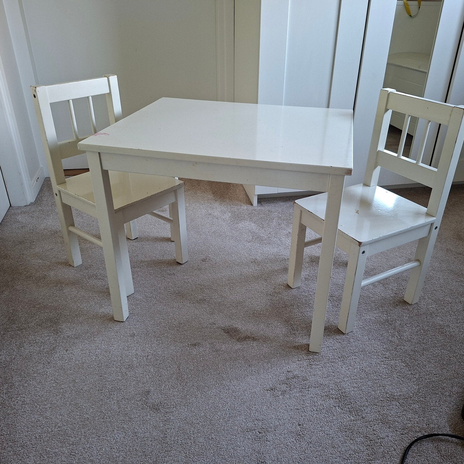 kinder tafel en 2 stoeltjes, Kinderen en Baby's, Ophalen, Nieuw, Tafel(s) en Stoel(en)