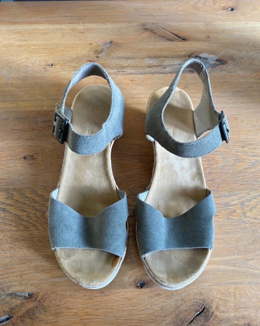 Rieker Sandalen met sleehak - Maat 39, Zo goed als nieuw, Groen, Sandalen of Muiltjes, Ophalen of Verzenden