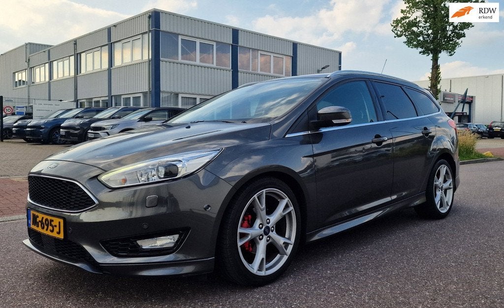 Ford Focus Wagon 1.5 TDCI Titanium AUT NAVI PSENSOR CRUISE 2, Auto's, Gebruikt, 4 cilinders, Origineel Nederlands, Zilver of Grijs