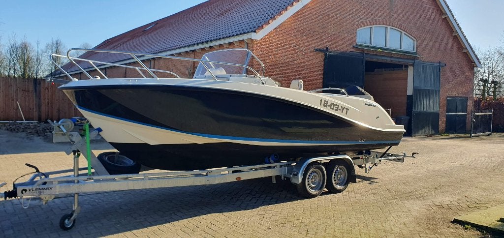 Quicksilver Activ 675 Sundeck met Mercury Verado 200 PK, Gebruikt, Buitenboordmotor, Polyester, 200 pk