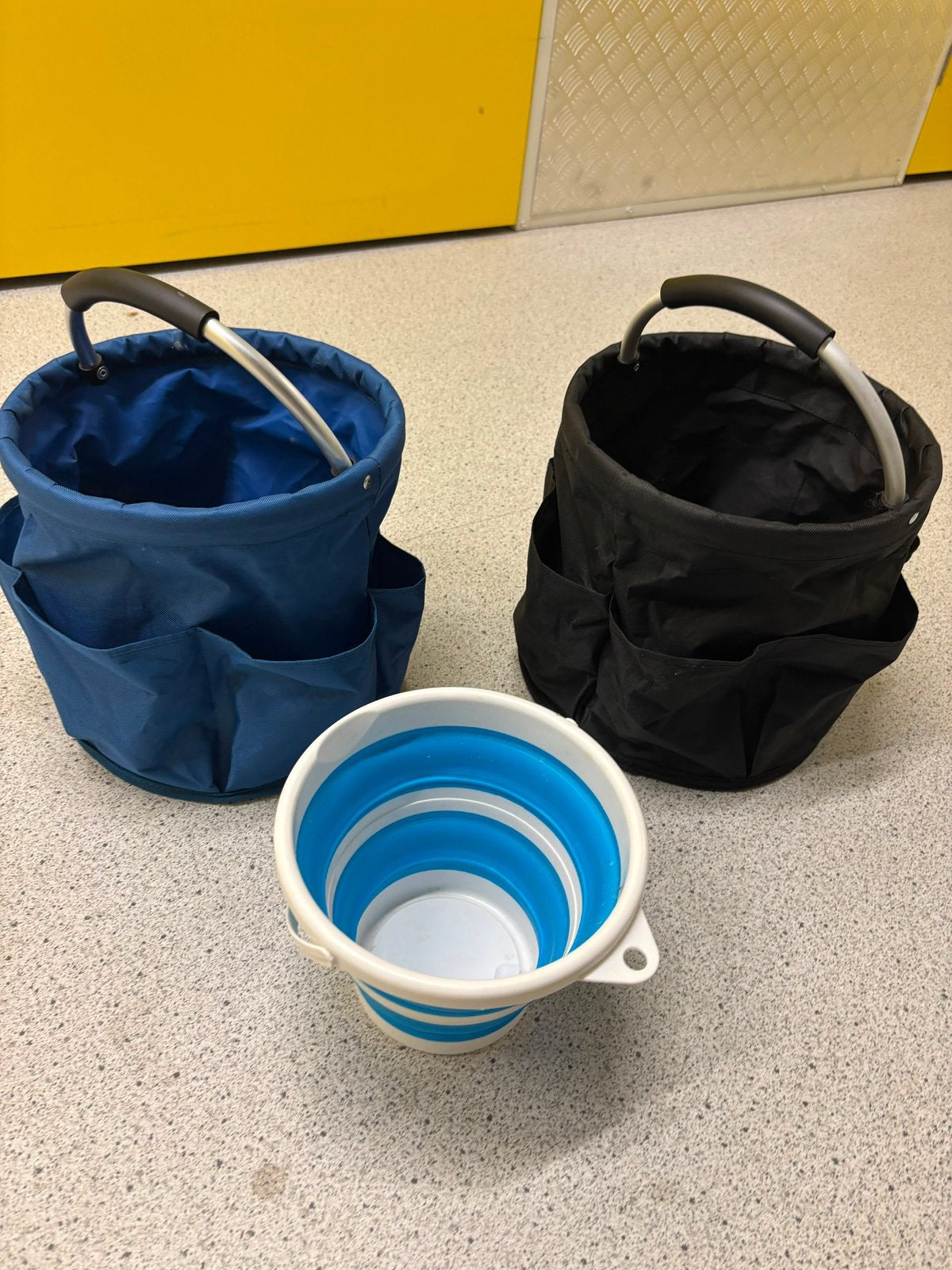 Set Schoonmaak Caddy’s en Opvouwbare Emmers, Ophalen, Zo goed als nieuw, Kunststof
