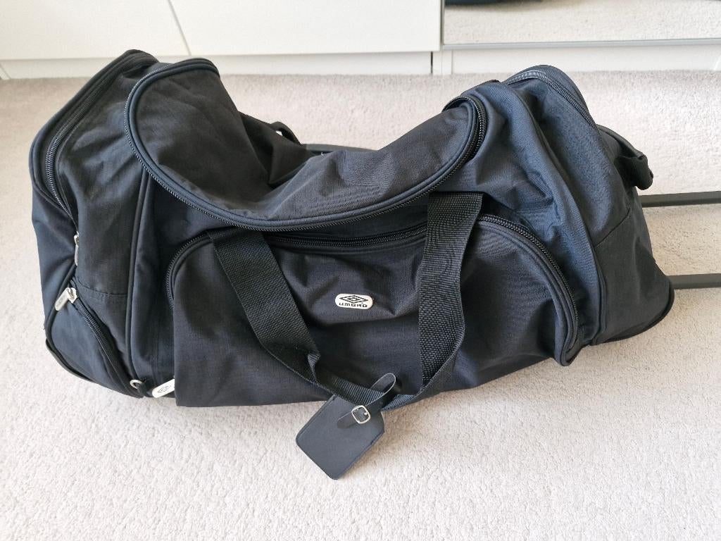 Reistas  merk UMBRO, 40 tot 60 cm, Zwart, Nieuw, Ophalen of Verzenden
