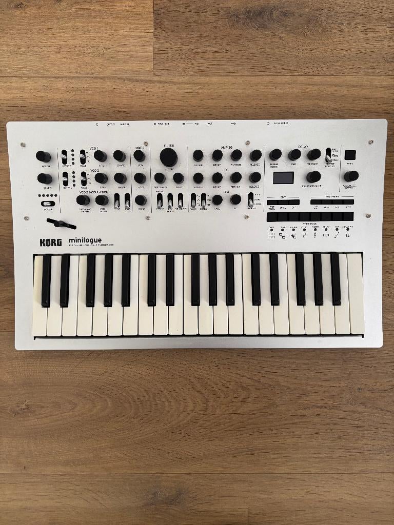 Korg Minilogue, Muziek en Instrumenten, Synthesizers, Ophalen, Zo goed als nieuw, Overige aantallen, Korg