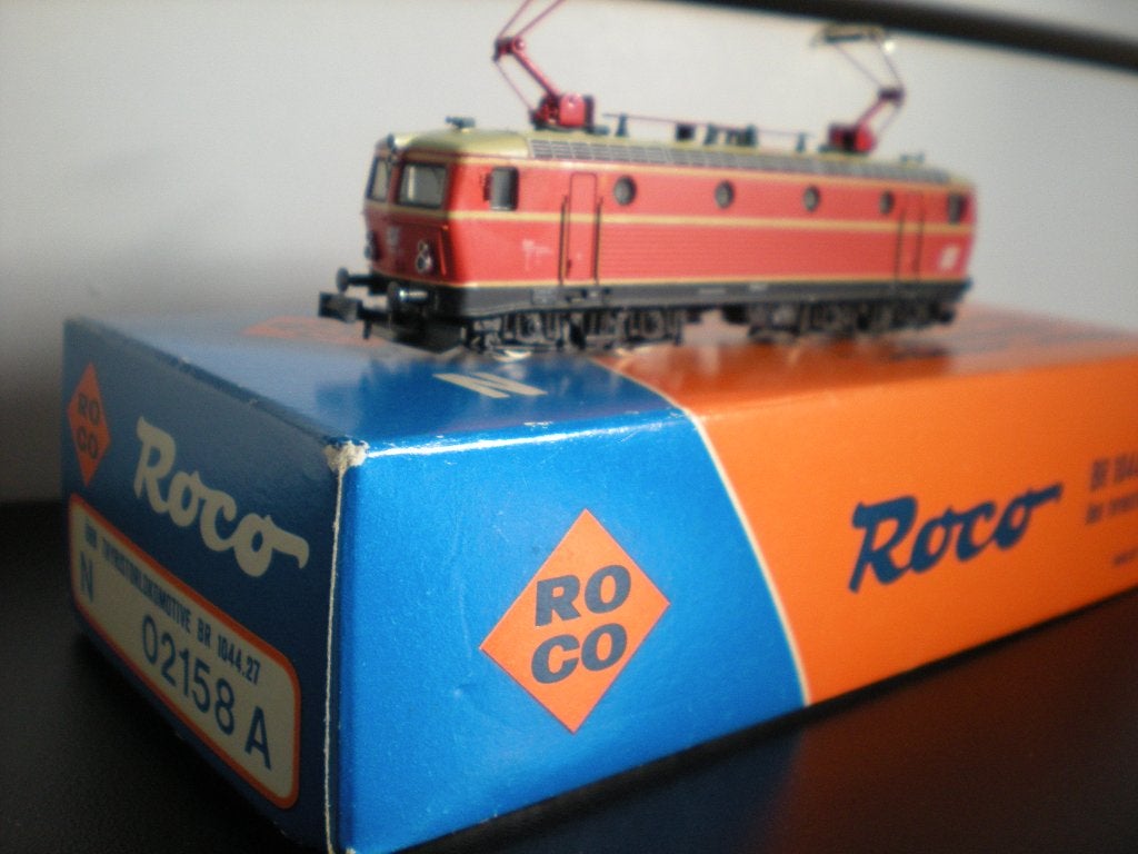 Roco OBB BR1044.27 Eurofirma met bijpassende rijtuigen, Gelijkstroom, Ophalen of Verzenden, Roco, Analoog