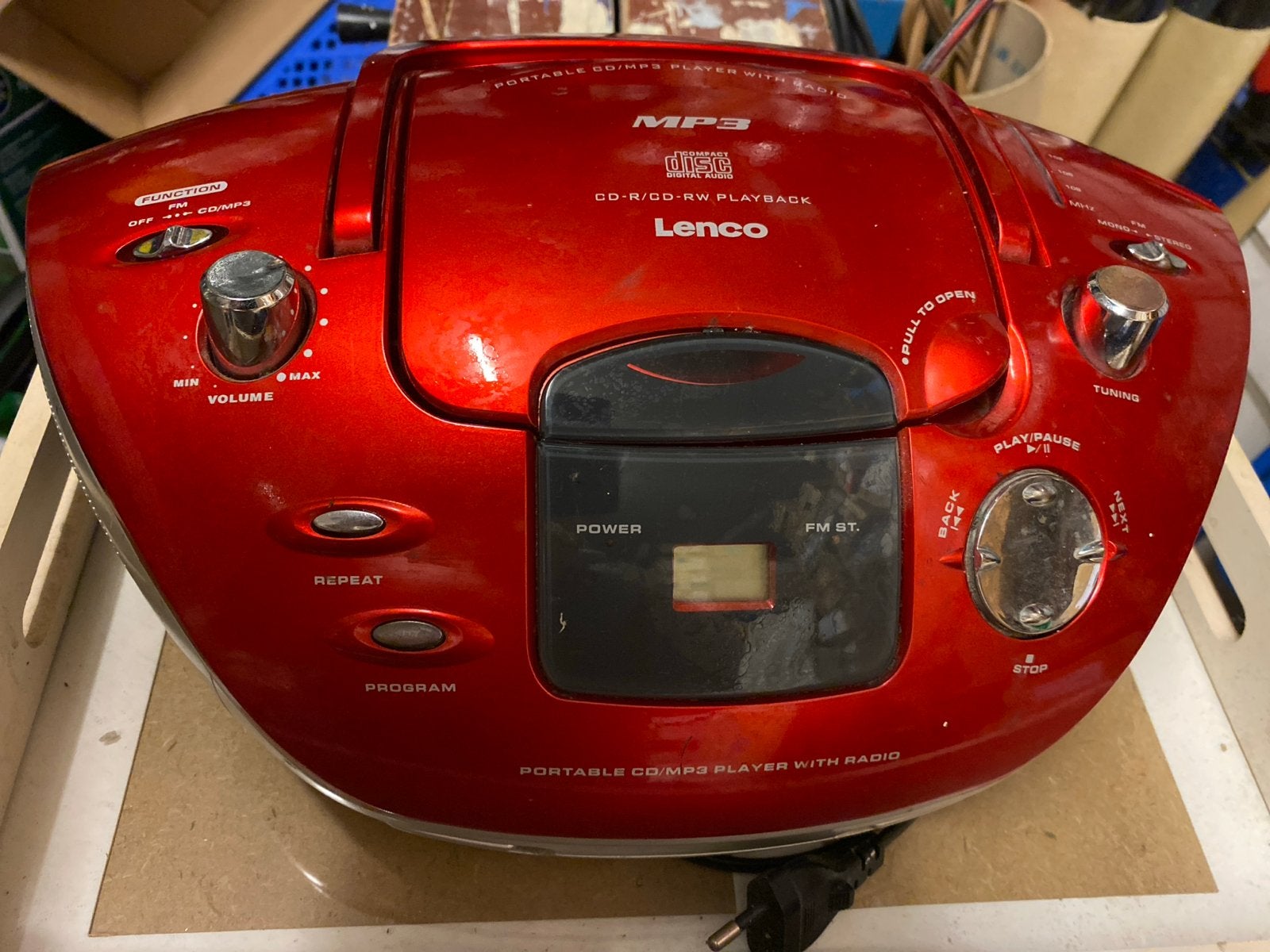 Lenco Draagbare CD/MP3 Speler met Radio - Rood, Ophalen, Gebruikt, Overige merken, Draagbaar