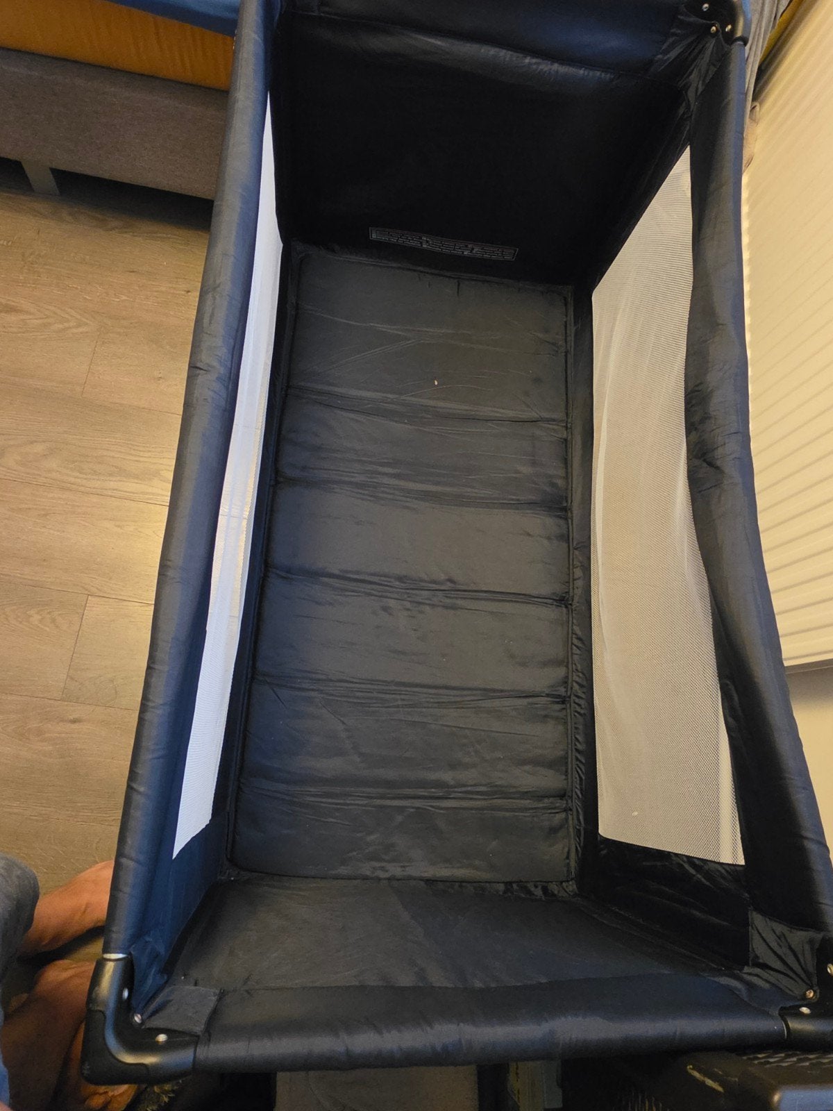 Compact en stevig reisbedje - Ideaal voor onderweg!, Kinderen en Baby's, Ophalen of Verzenden, Zo goed als nieuw, Reisbedje