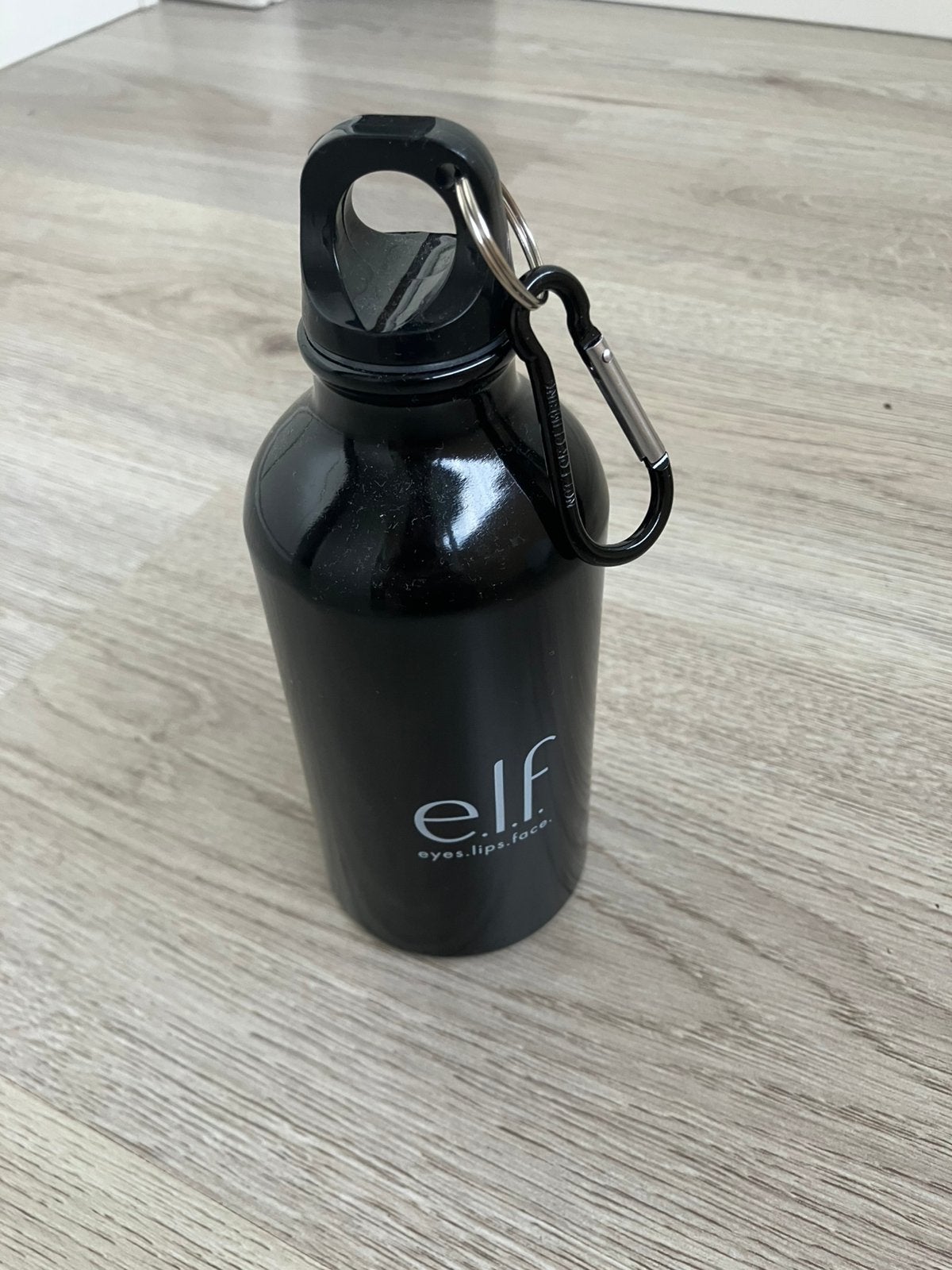 NIEUWE ijzeren drinkfles make-up merk E.L.F, Ophalen of Verzenden, Nieuw