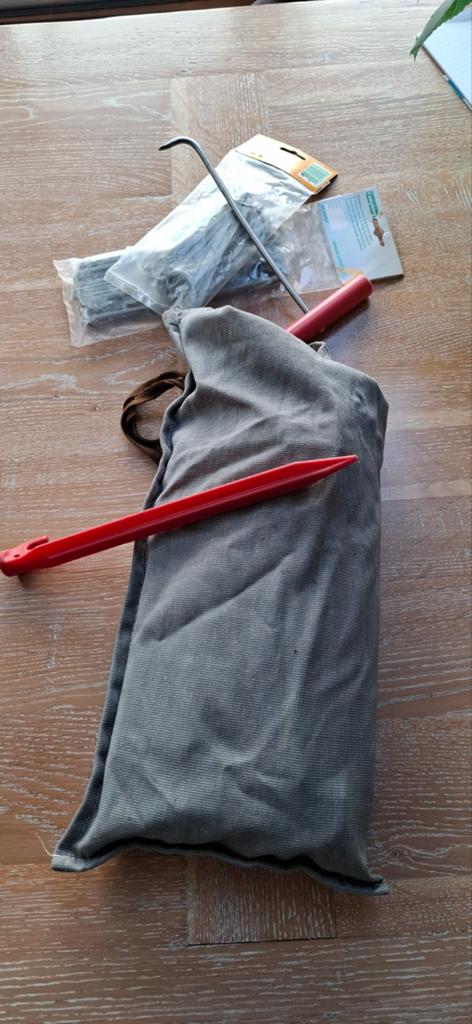 30 kunststof haringen 30 cm lang, Caravans en Kamperen, Kampeeraccessoires, Ophalen