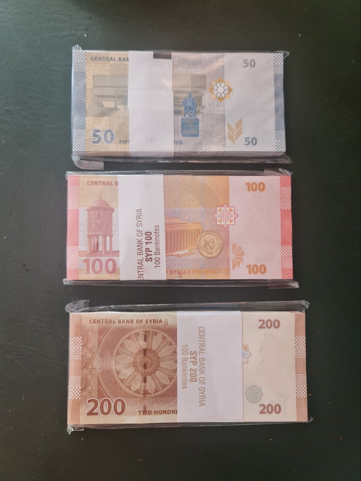 🇸🇾 Drie bundels Syrische bankbiljetten 50, 100 en 200 pond, Ophalen of Verzenden, Midden-Oosten, Setje
