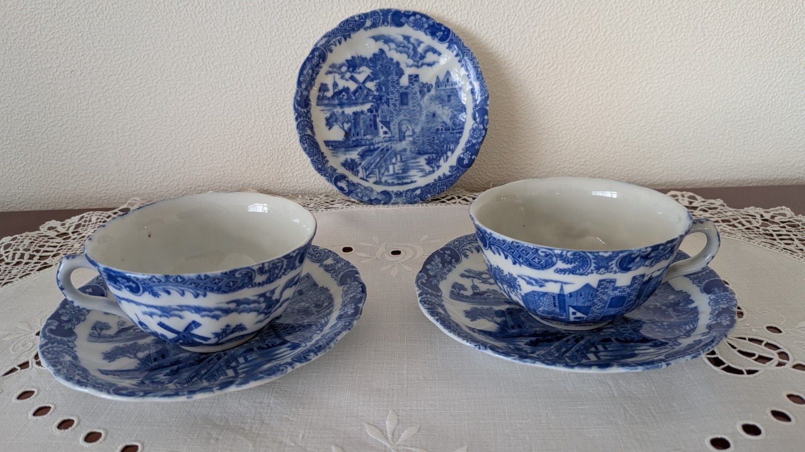 Antieke Delfts Blauwe kop en schotel met Kasteel en Molen, Antiek en Kunst, Antiek | Servies compleet, Ophalen