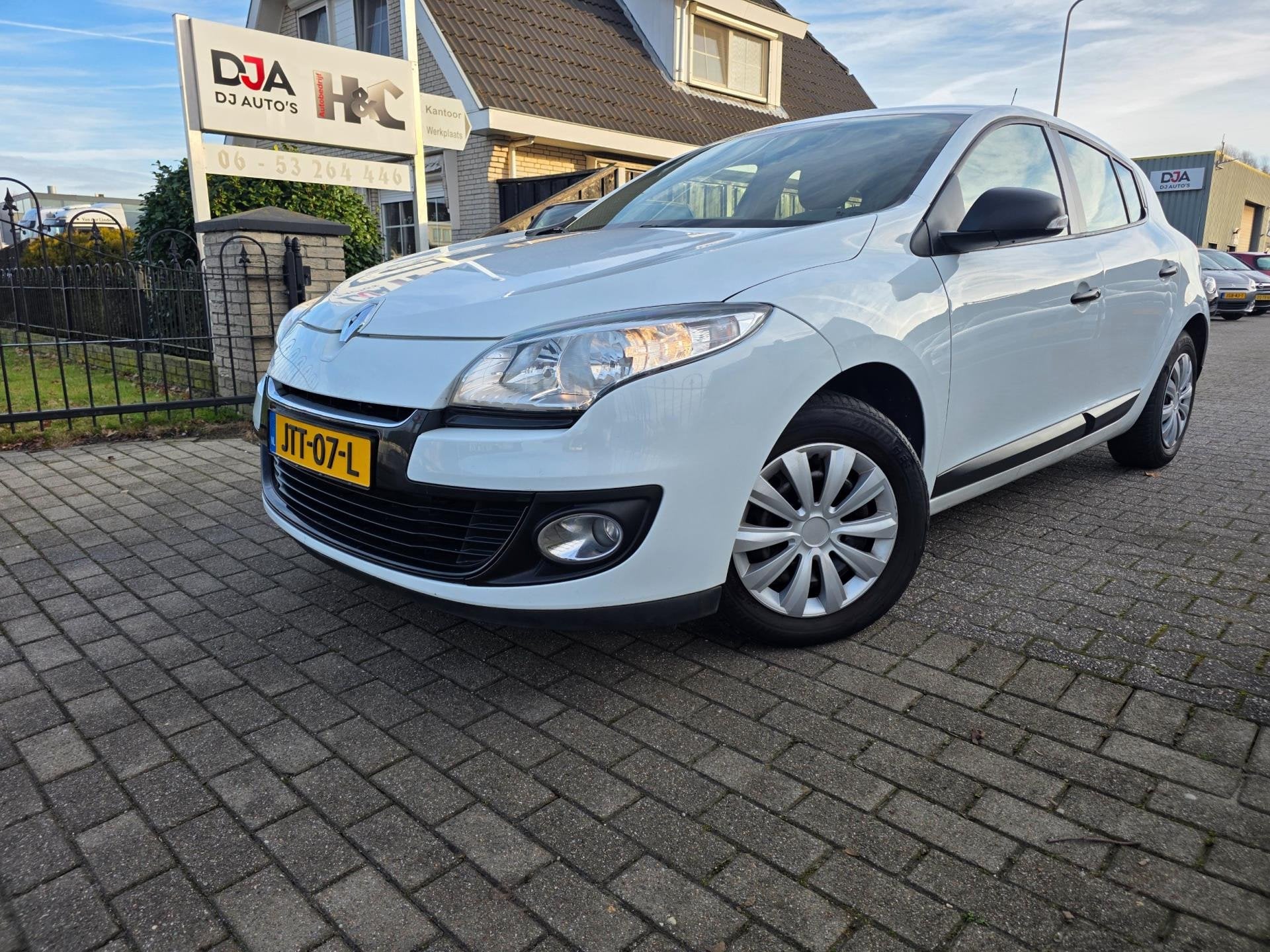 Renault MEGANE 1.6 Authentique, Auto's, Voorwielaandrijving, Euro 5, Gebruikt, 4 cilinders