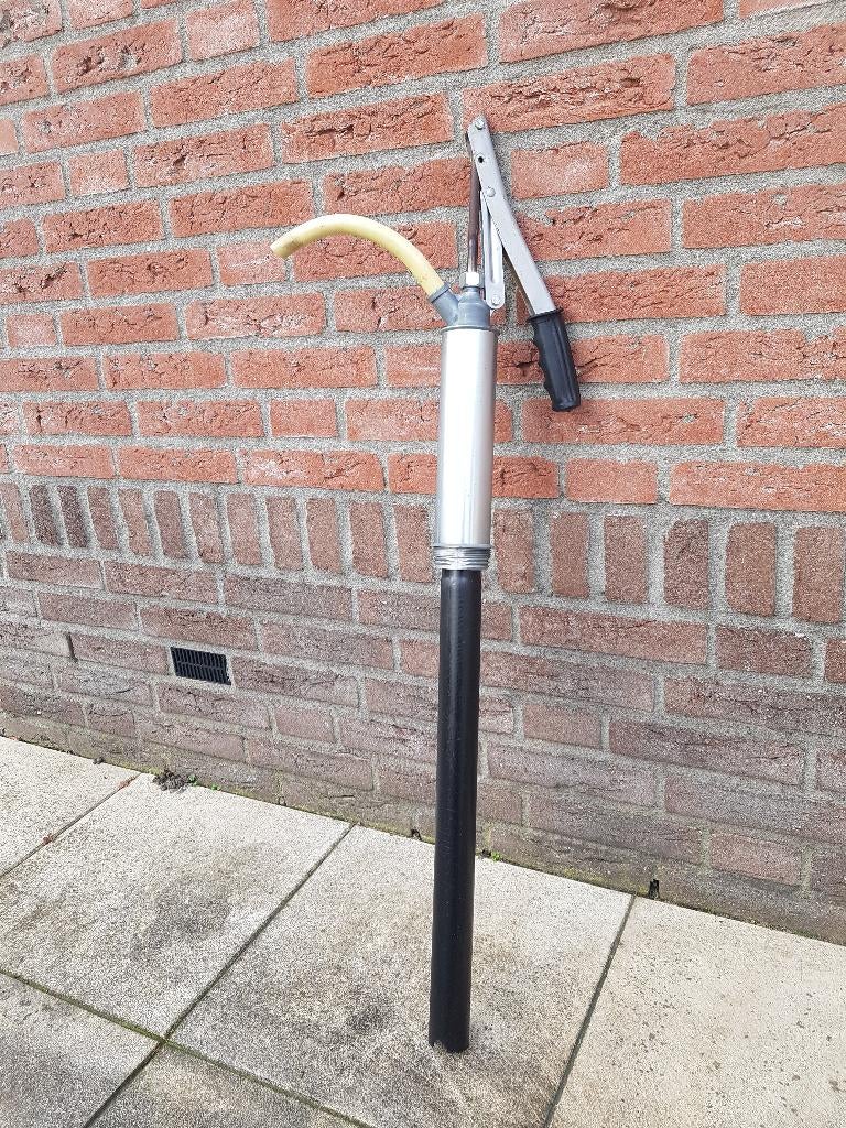 Oliepomp voor 60- en 220 liter vaten handbediend, Ophalen of Verzenden, Zo goed als nieuw