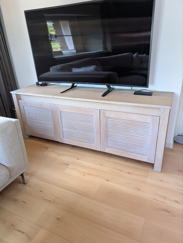 Houten Dressoir / TV-kast met Louvre Deurtjes en Planken, Huis en Inrichting, Kasten | Dressoirs, Ophalen, Met deur(en), 150 tot 200 cm
