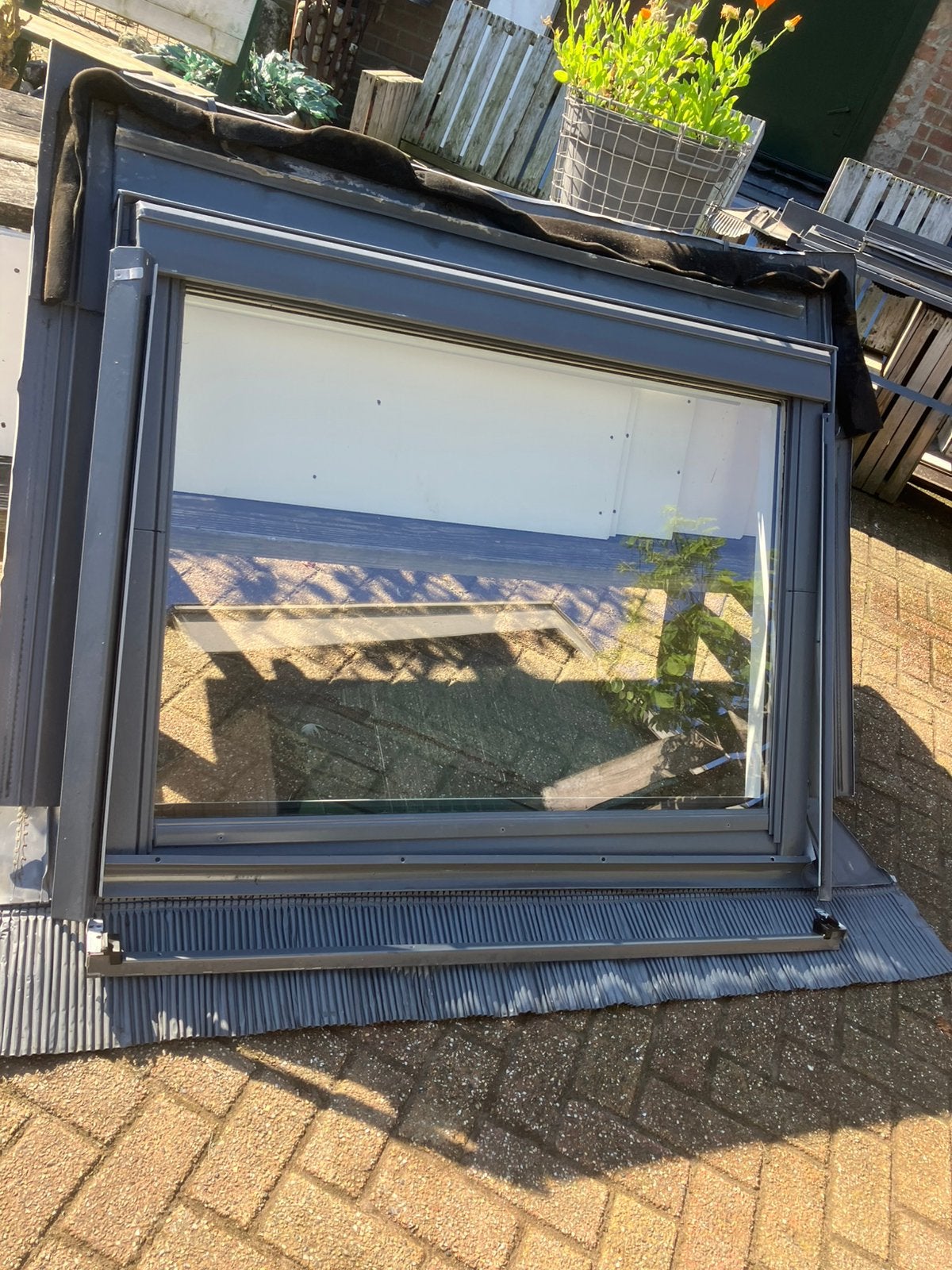 VELUX DAKRAAM GGL UK04,2050,WIT 134CM BREED,98CM HOOG., Doe-het-zelf en Verbouw, Glas en Ramen, Ophalen, Gebruikt, 80 tot 120 cm