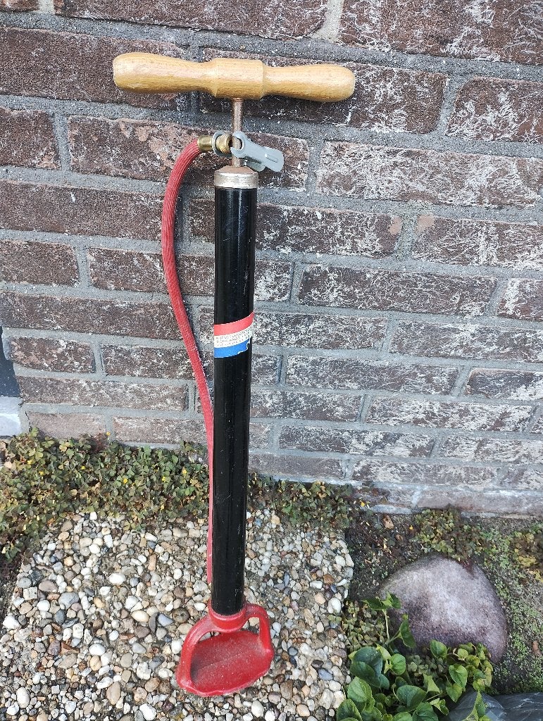 Vintage fietspomp Jumbo met houten handvat, Ophalen, Gebruikt