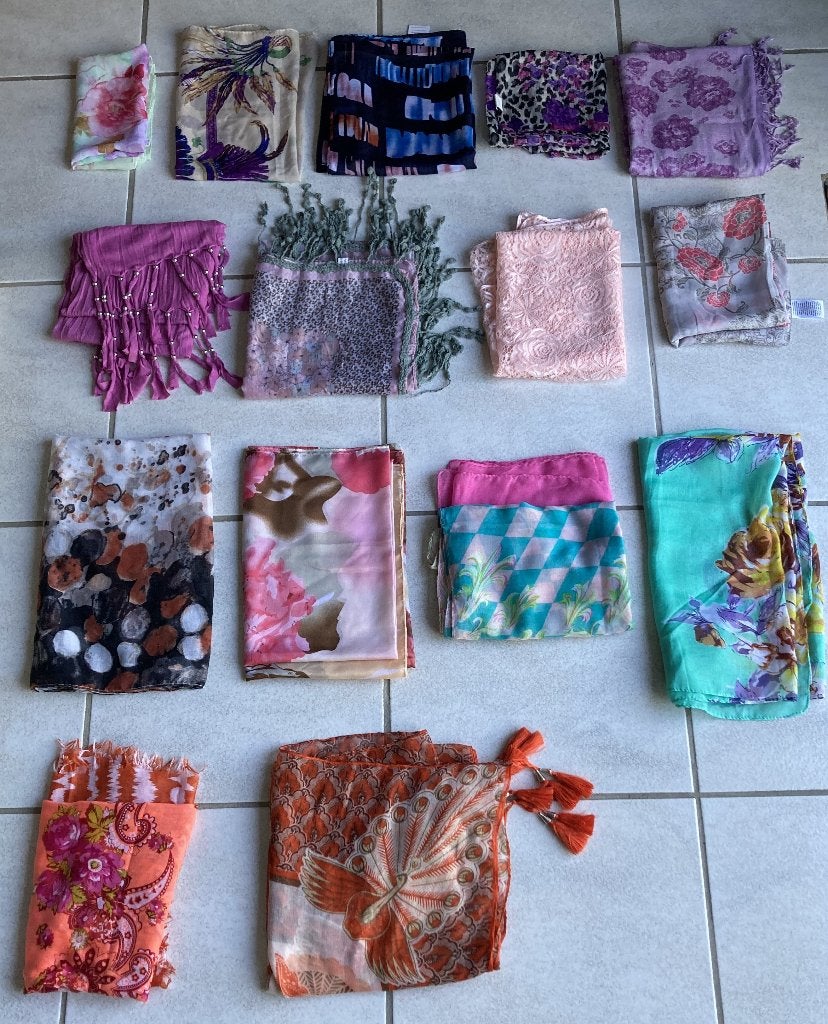 shawls shawltjes sjaals 15 stuks totaal in 1 koop, Kleding | Dames, Maat 46/48 (XL) of groter, Ophalen of Verzenden, Sjaal, Onbekend