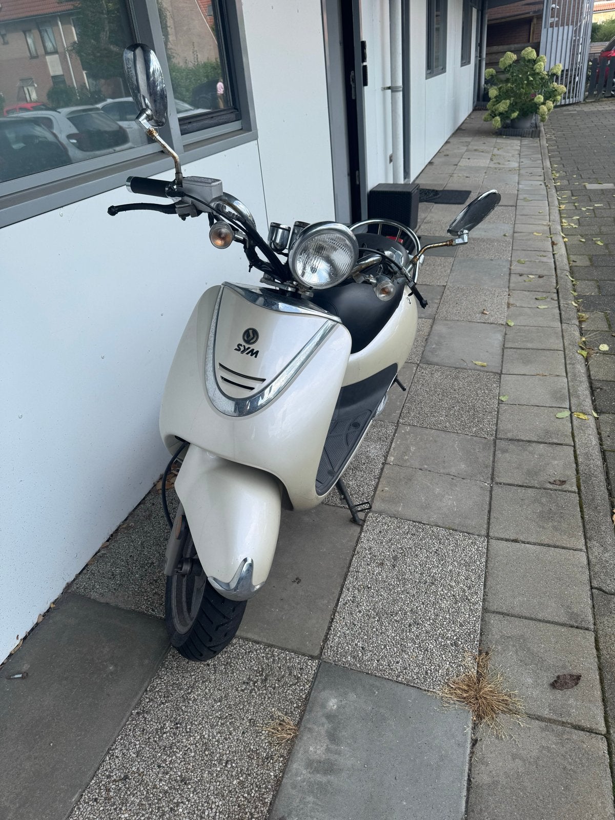 Sym Scooter - Goed rijdend, Fietsen en Brommers, Gebruikt, Ophalen of Verzenden, Benzine, Orbit