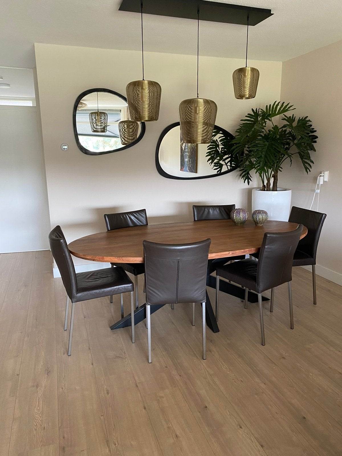 6 leren eetkamerstoelen, Ophalen, Zo goed als nieuw, Bruin, Vier