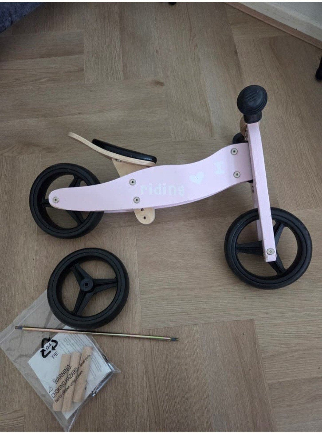 Roze loopfiets, om te bouwen naar driewieler, Ophalen, Zo goed als nieuw
