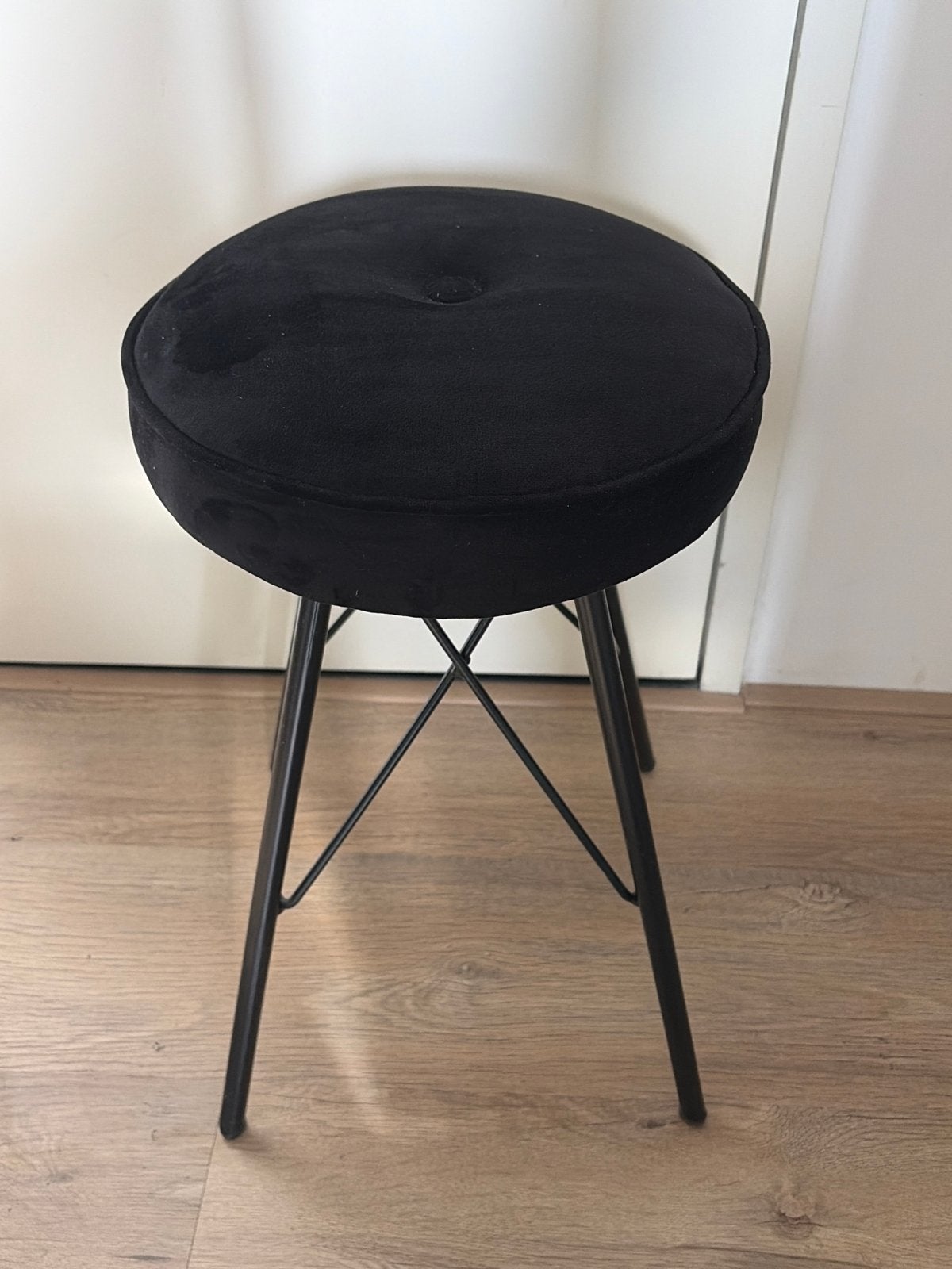 Zwarte kruk, Ophalen, 60 tot 90 cm, Zo goed als nieuw, 1 kruk